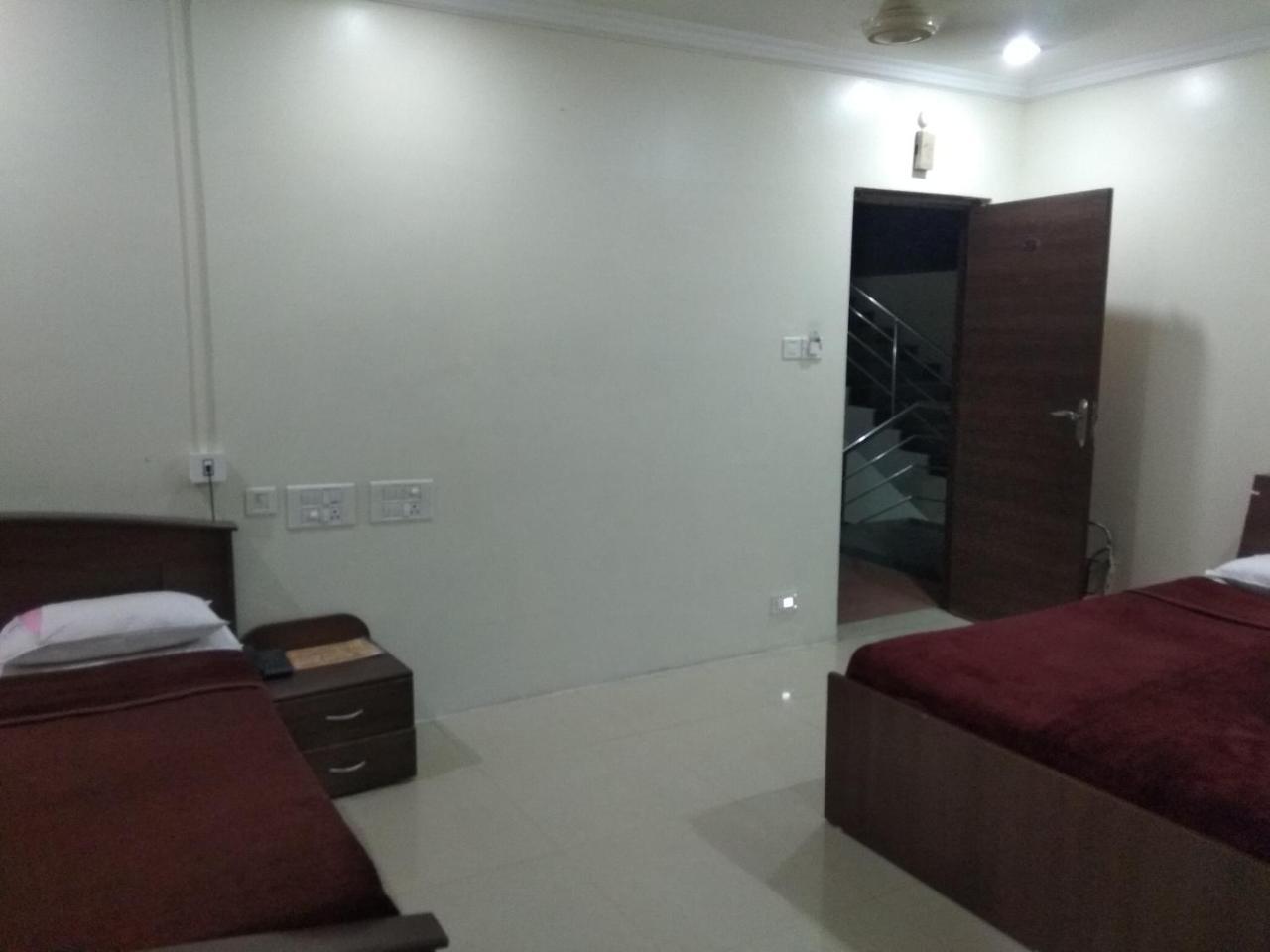 Sai Tirumala Residency Tirupati Bagian luar foto