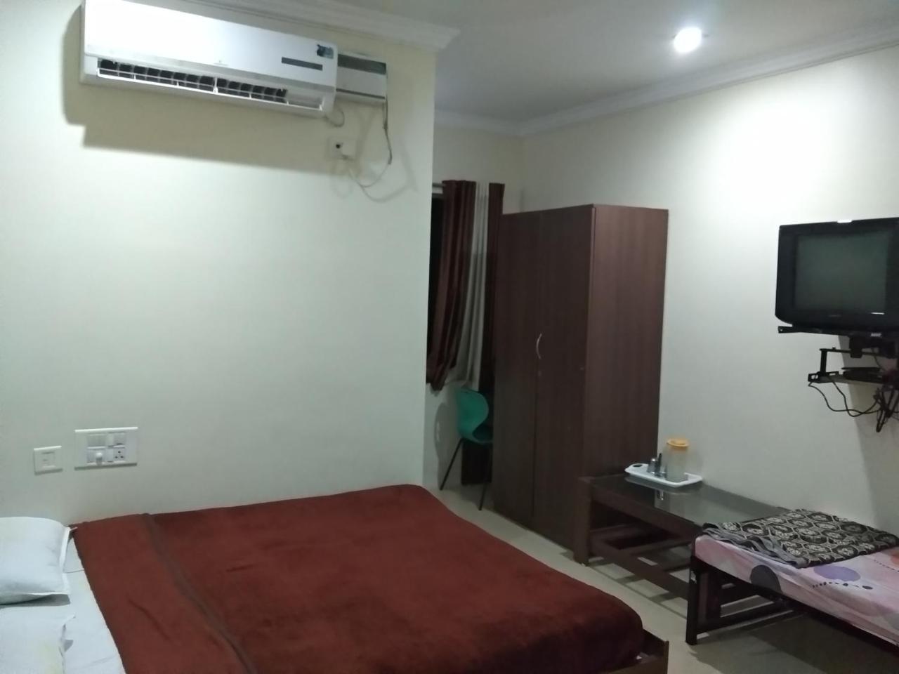 Sai Tirumala Residency Tirupati Bagian luar foto